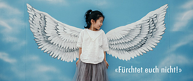 Im Evangelium nach Lukas heißt es: «Und der Engel sprach zu ihnen: Fürchtet euch nicht! Siehe, ich verkündige euch große Freude, die allem Volk widerfahren wird; denn euch ist heute der Heiland geboren, welcher ist Christus, der Herr, in der Stadt Davids.» (Lukas 2,10-11)