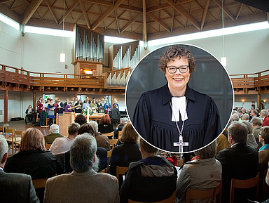 Blick in die Paul-Gerhard-Kirche in Kassel, aus der am 1. Weihnachtsfeiertag der Gottesdienst mit Bischöfin Beate Hofmann übertragen wird.