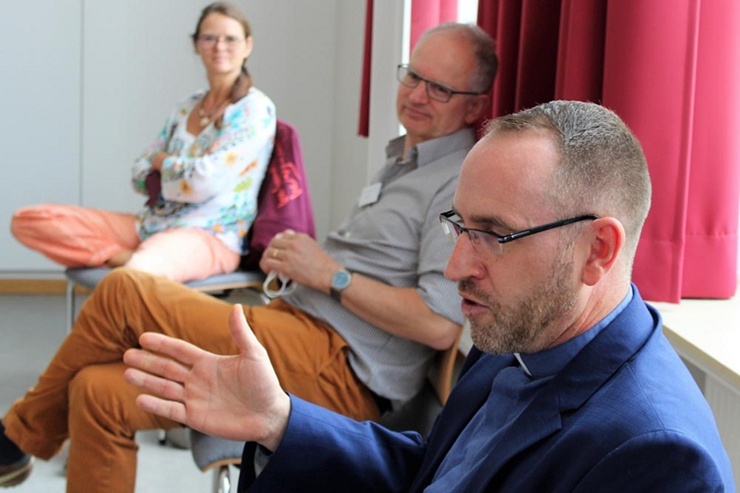 Unter dem Titel «Die Diaspora am Nebentisch» ging es am 3. Juli 2021 bei einem Studientag in Hanau in der Alten Johanneskirche um die Arbeit der Diaspora-Kirchen weltweit und regional. (Foto: medio.tv/Pongratz)