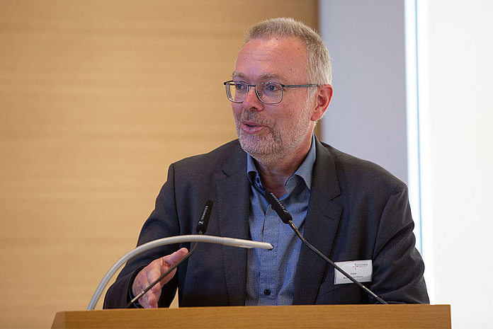 Frühjahrssynode der EKKW 2022 - Tag 2 - Personalbericht Prälat Burkhard zur Nieden (Foto: medio.tv/Schauderna)