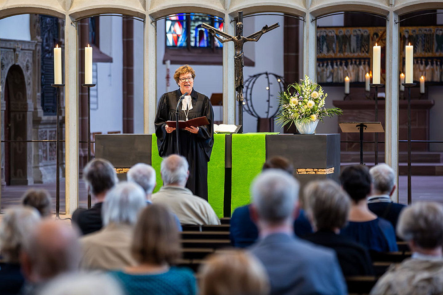 75 Jahre Grundgesetz: Gottesdienst in der Kasseler Martinskirche mit Bischöfin Dr. Beate Hofmann. Foto: Karsten Socher.