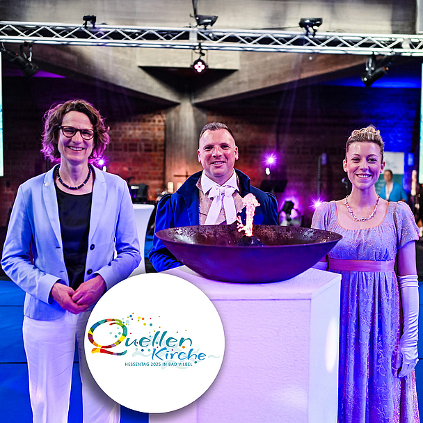EKHN-Kirchenpräsidentin Christiane Tietz (l.) mit dem diesjährigen Hessentagspaar Ena Kaufmann und Matthias Kallmeyer