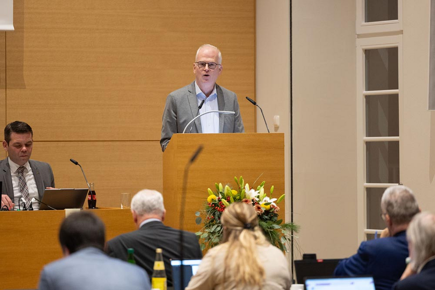 Der Synodale Dekan Ralf Gebauer bei der Einbringung zum Kirchengesetz zur Änderung der  Bestimmungen über das Propstamt