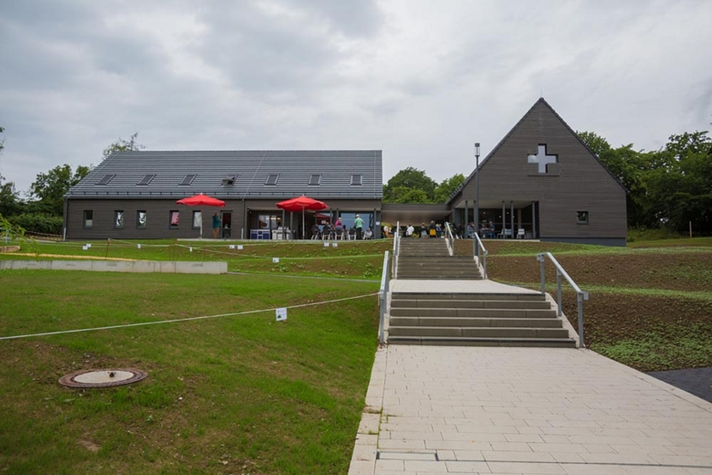 Abschied „alte Kirche im Grünen“/Willkommen „neue Kirche im Grünen“ Scheid
