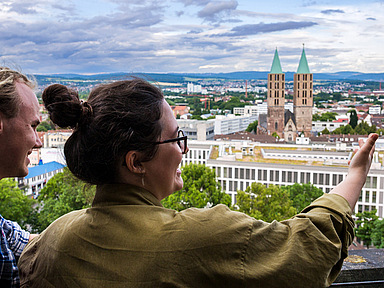 32 Kirchen und Kapellen öffnen wieder ihre Türen. Vielerorts kann man auf die Kirchtürme steigen und außergewöhnliche Blicke über die Stadt genießen.