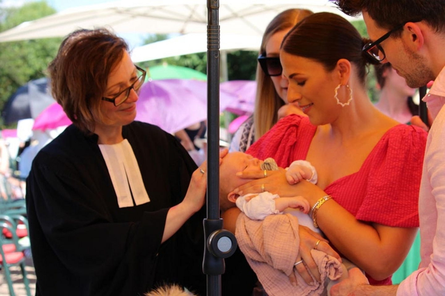 Tauffest bei der Kirche auf der Landesgartenschau in Fulda. (Foto: Claudia Pfannemüller)