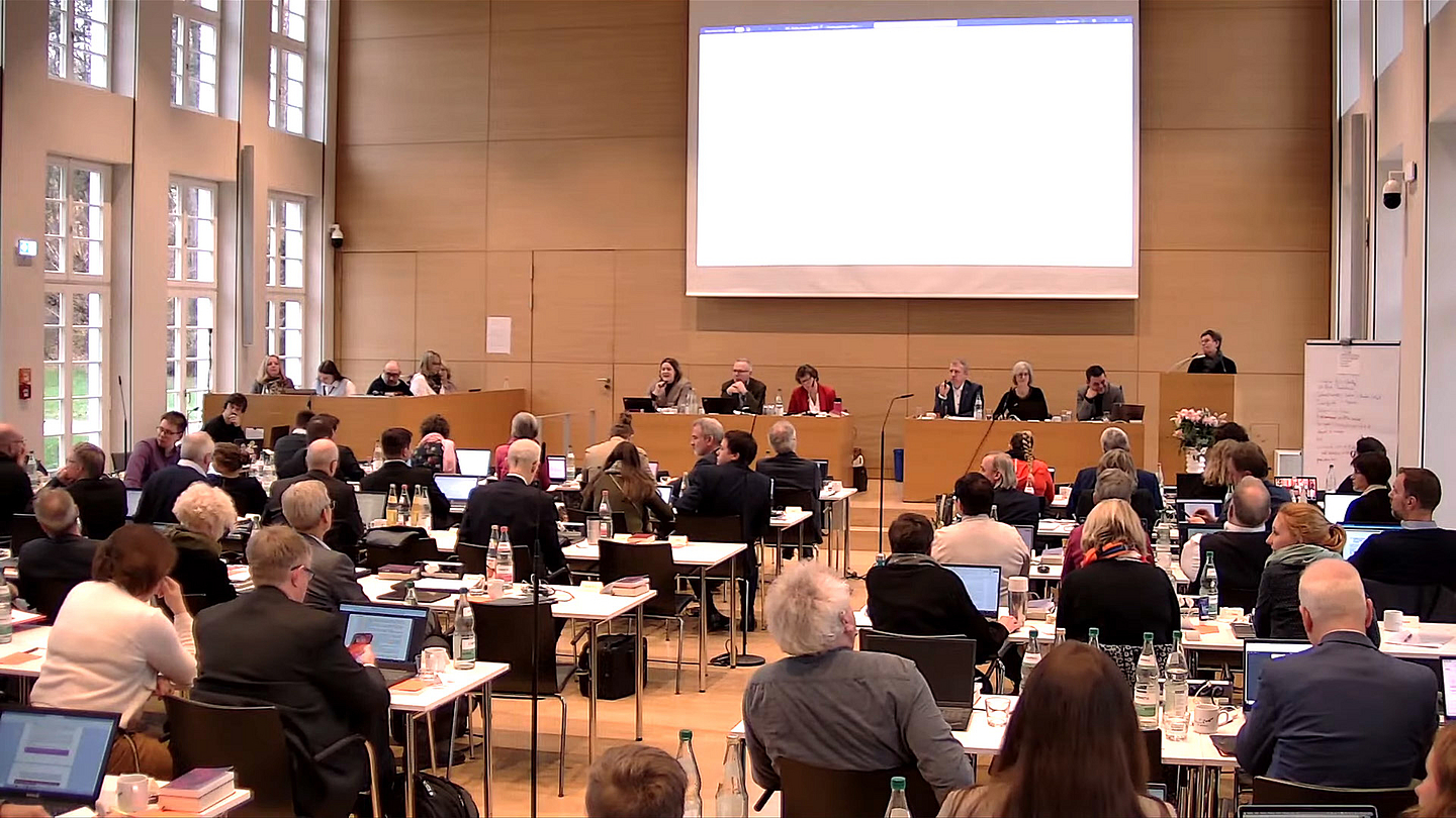 Bildungsdezernentin Dr. Gudrun Neebe während der Aussprache zum Tagesordnungspunkt