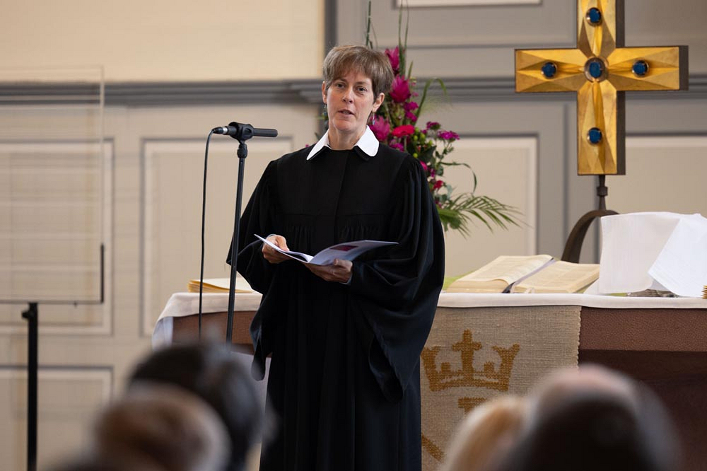 Begrüßte in der Pfarrkirche in Langenselbold: Pfarrerin Solveig Engelbert 