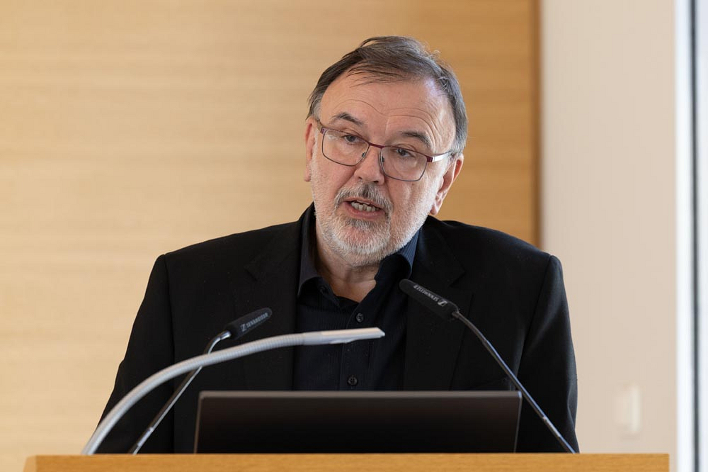 Pfarrer Frieder Brack, Vorsitzender des Finanzausschusses