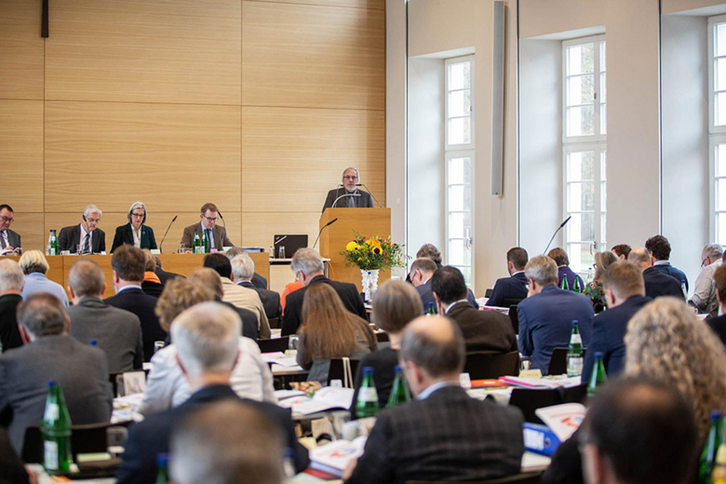 Blick in den Synodalsaal während des Finanzberichtes.