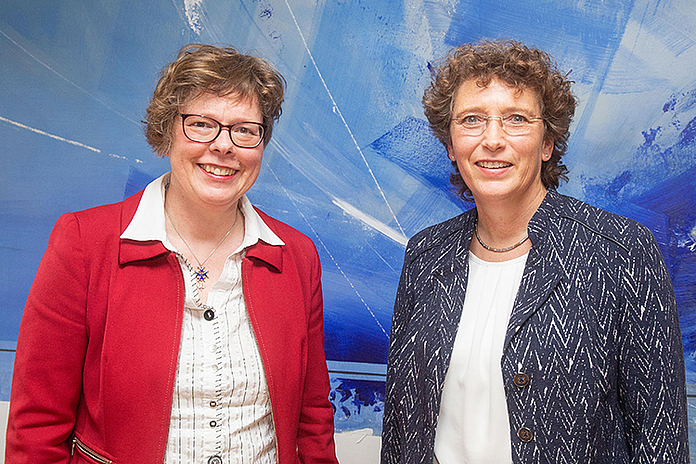 Kandidatinnen Bischofswahl Evangelische Kirche von Kurhessen-Waldeck Die beiden Kandidatinnen, die sich um das Amt des Bischofs in der Evangelischen Kirche von Kurhessen-Waldeck bewerben: Prof. Dr. Beate Hofmann (l.) und Pröpstin Annegret Puttkammer (r.) (Foto: medio.tv/Schauderna)
