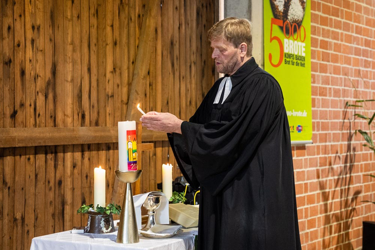 5.000 Brote - Konfis backen Brot für die Welt 5.000 Brote - Konfis backen Brot für die Welt - Eröffnungsgottesdienst am 28. September 2025 in Vellmar