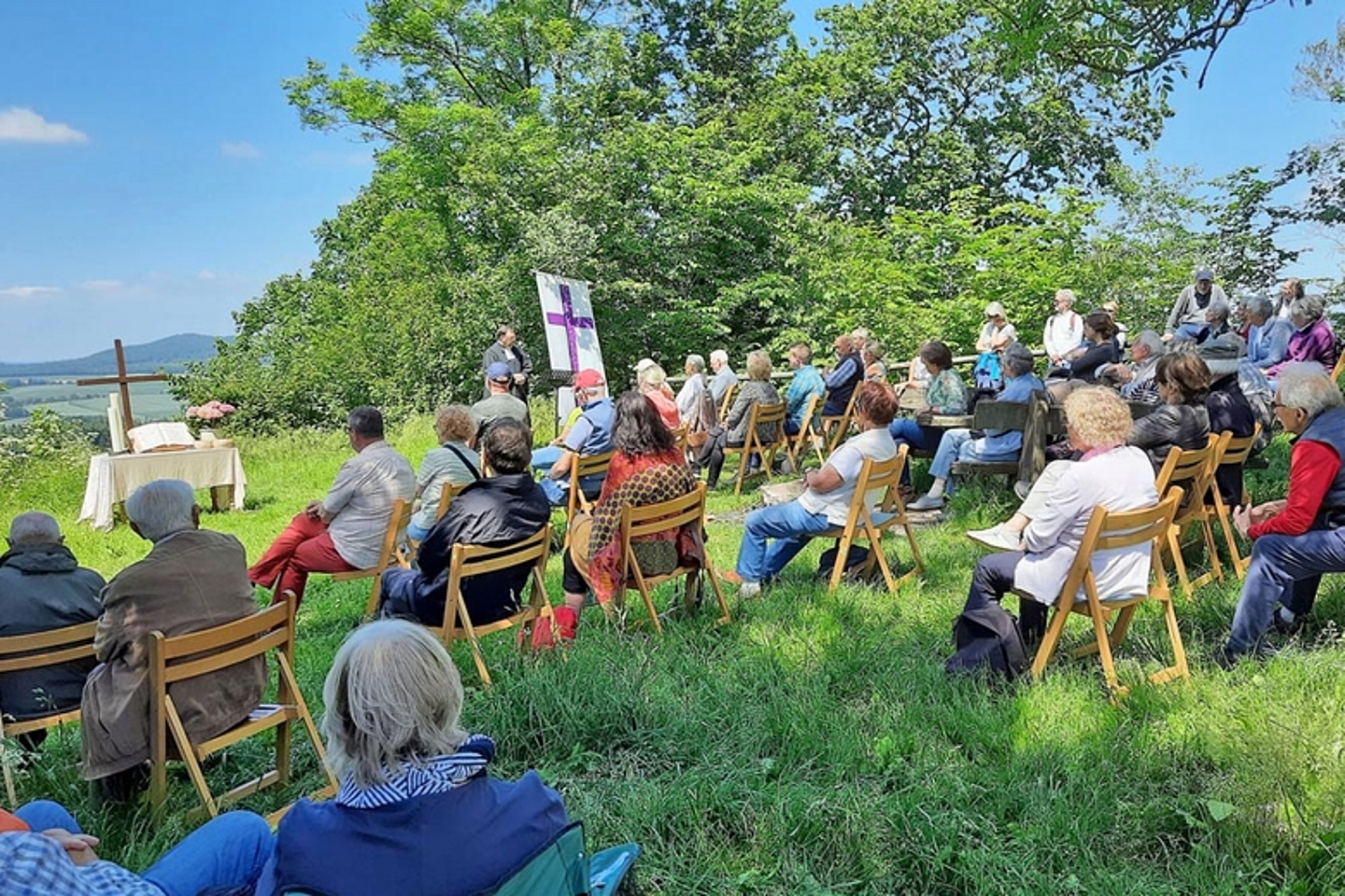 Open-Air-Gottesdienst bei Schauenburg-Hoof (Foto: privat)