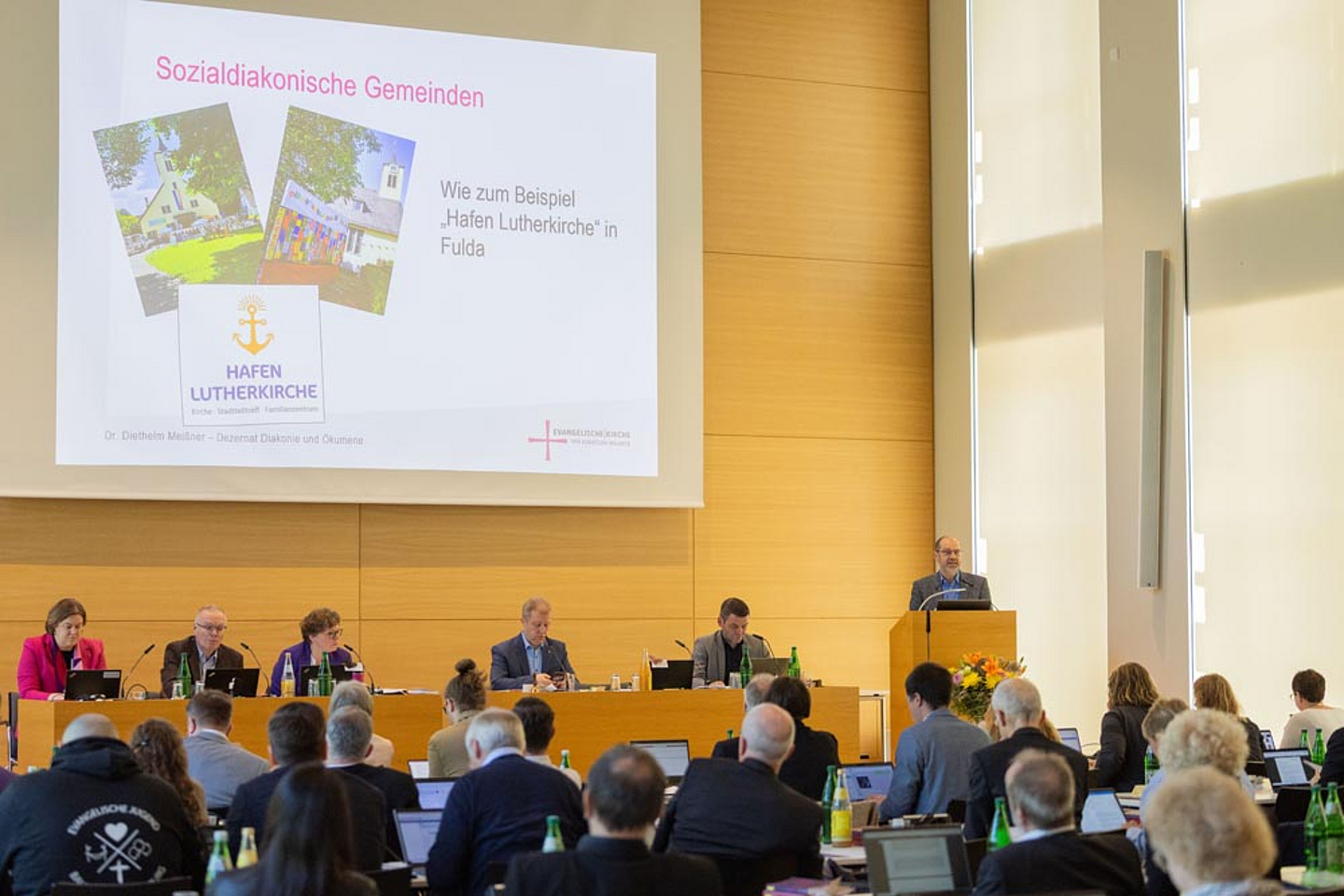 Dr. Diethelm Meißner (Dezernent für Diakonie und Ökumene der EKKW) mit dem Tagungspunkt: Diakonie – Strategische Perspektiven