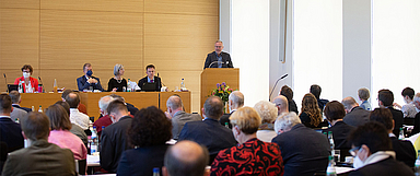 Prälat zur Nieden während seines Berichts. (Foto: medio.tv/Schauderna)