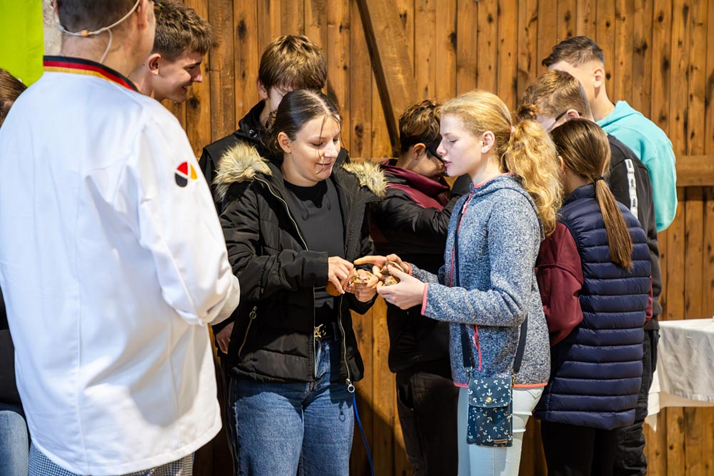 5.000 Brote - Konfis backen Brot für die Welt 5.000 Brote - Konfis backen Brot für die Welt - Eröffnungsgottesdienst am 28. September 2025 in Vellmar