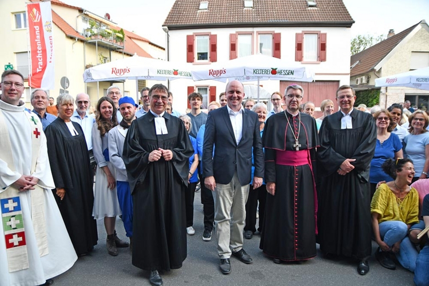 Mit dem Thema «Glück» präsentierten sich die evangelischen Kirchen in Hessen gemeinsam mit der Diakonie Hessen vom 2. bis 11. Juni auf dem Hessentag in Pfungstadt. Dazu wurde die Martinskirche zur «Glückskirche». (Foto: EKHN)
