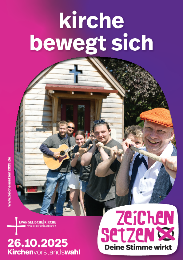 Unsere Kirche verändert sich, sie bewegt sich, manchmal im wortwörtlichen Sinne wie hier auf dem Campingplatz Teichmann am Edersee, wo Ehrenamtliche ihre Kirche tatsächlich in Bewegung setzen.