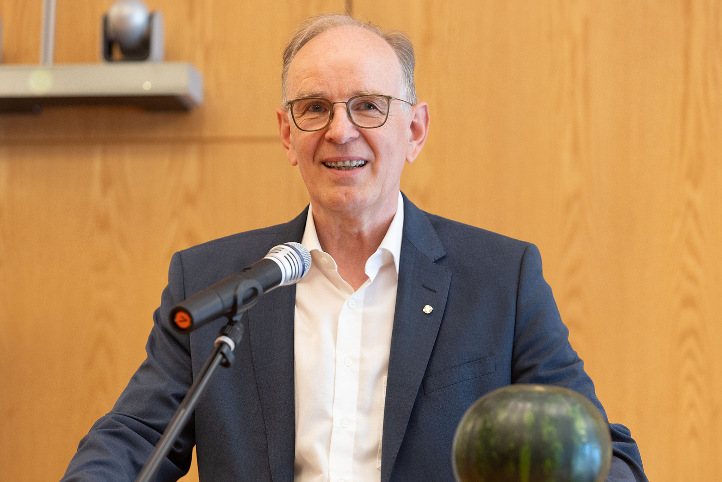 Der Vorsitzende des Evangelischen Literaturportals, Landesbischof Ralf Meister während der Ansprache zum diesjährigen Preis.