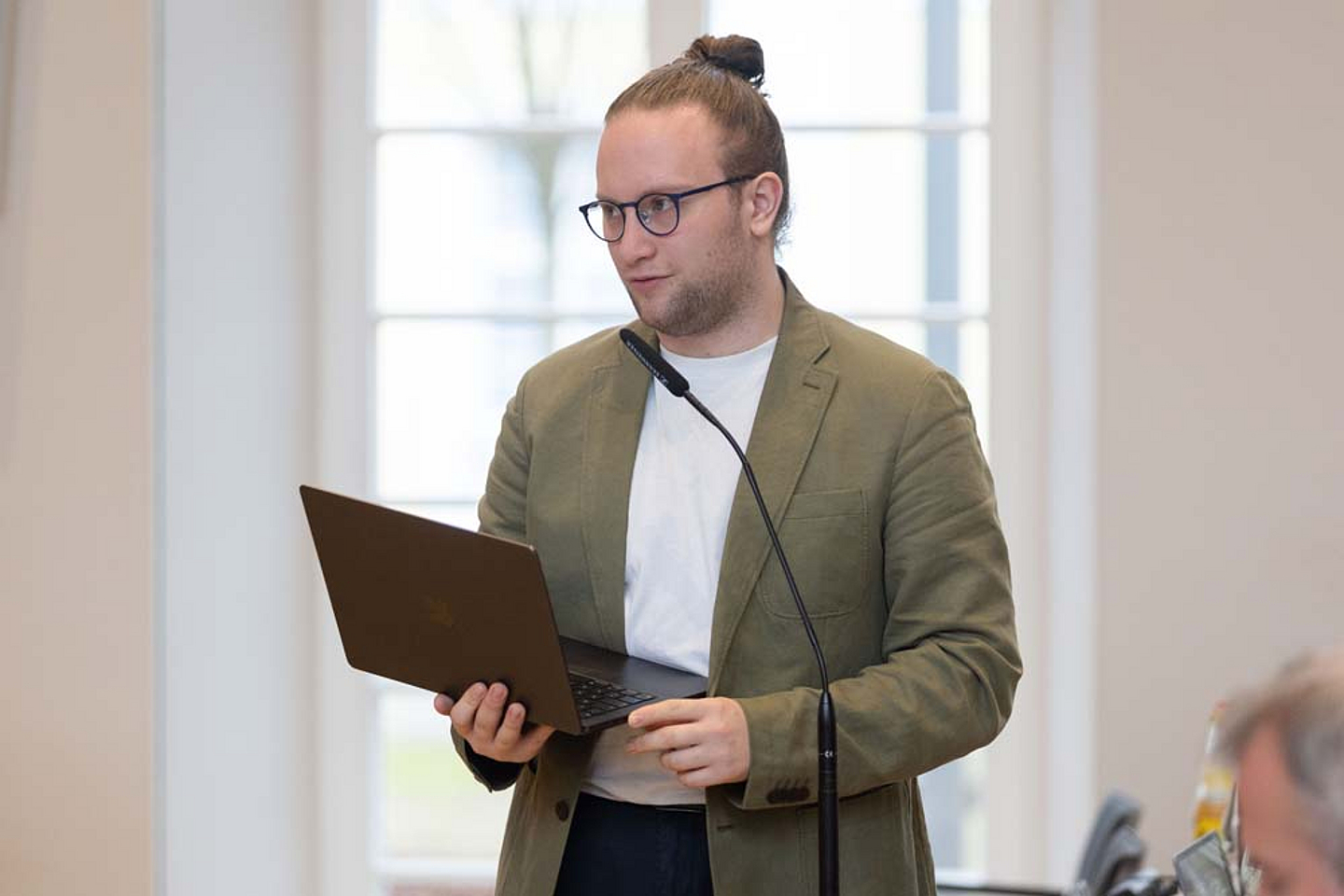 Der Synodale Jesse Steinchen - Aussprache zum Finanzbericht