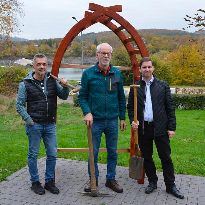 v.l.: Peter Dietrich, Propst i.R. Helmut Wöllenstein und Dekan Dr. Michael Glöckner beim Start des Projekts im November 2024. v.l.: Peter Dietrich, Propst i.R. Helmut Wöllenstein und Dekan Dr. Michael Glöckner beim Start des Projekts im November 2024.