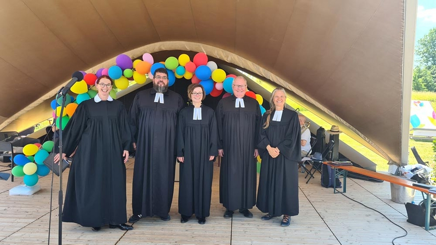 Tauffest bei der Kirche auf der Landesgartenschau in Fulda. (Foto: Claudia Pfannemüller)