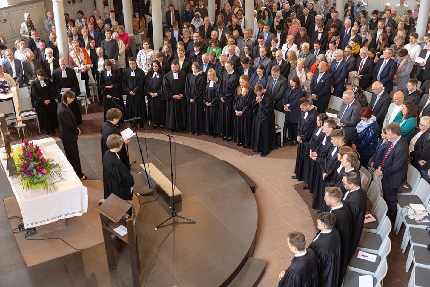 Anrede an die Ordinand*innen durch Studienleiterin Pfarrerin Maike Westhelle