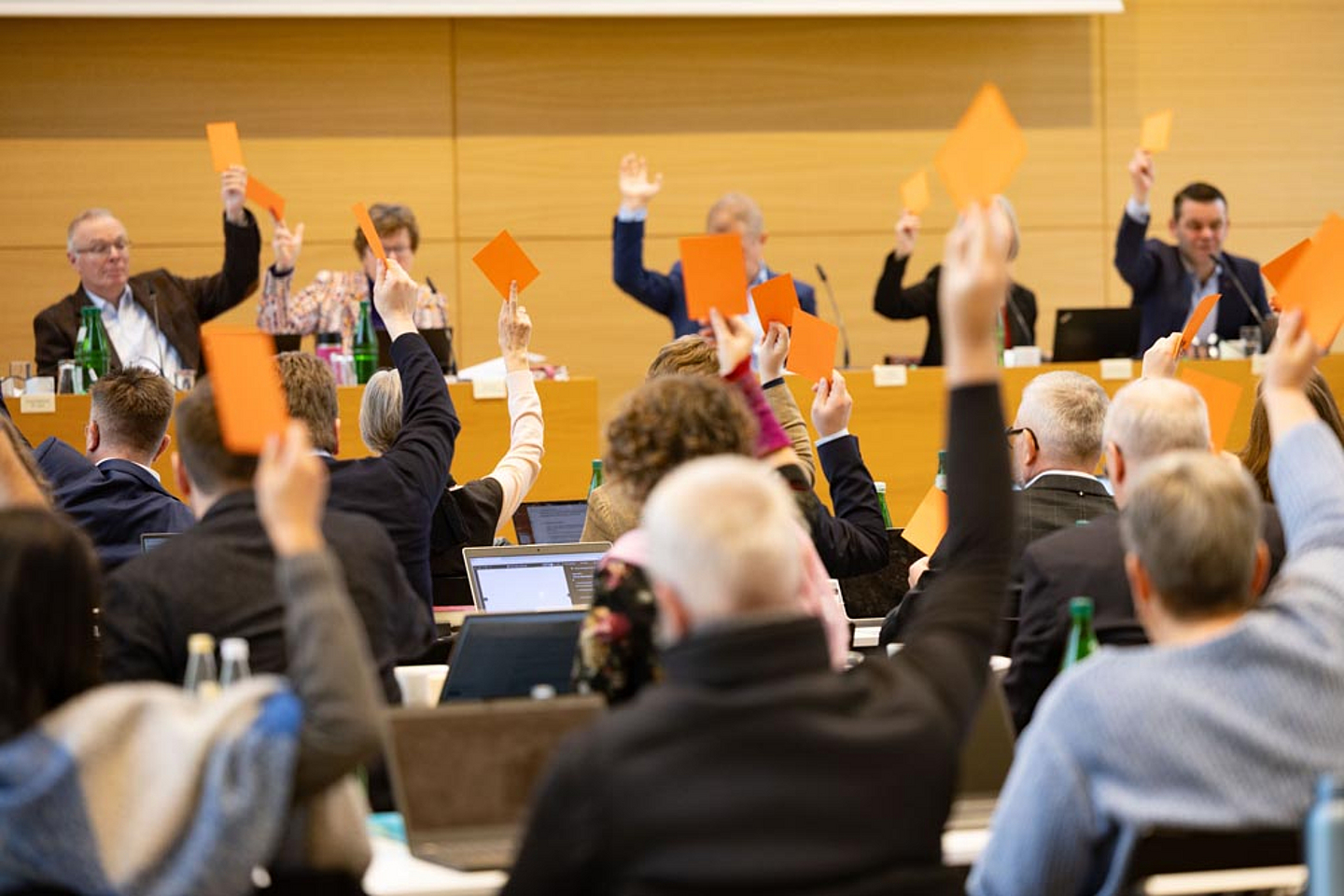 Abstimmung der Synode für den Nachtragshaushalts 2025