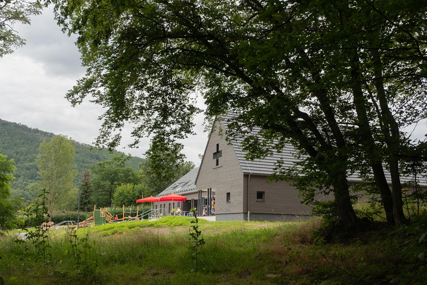 Die Kirche am See in Waldeck-Scheid