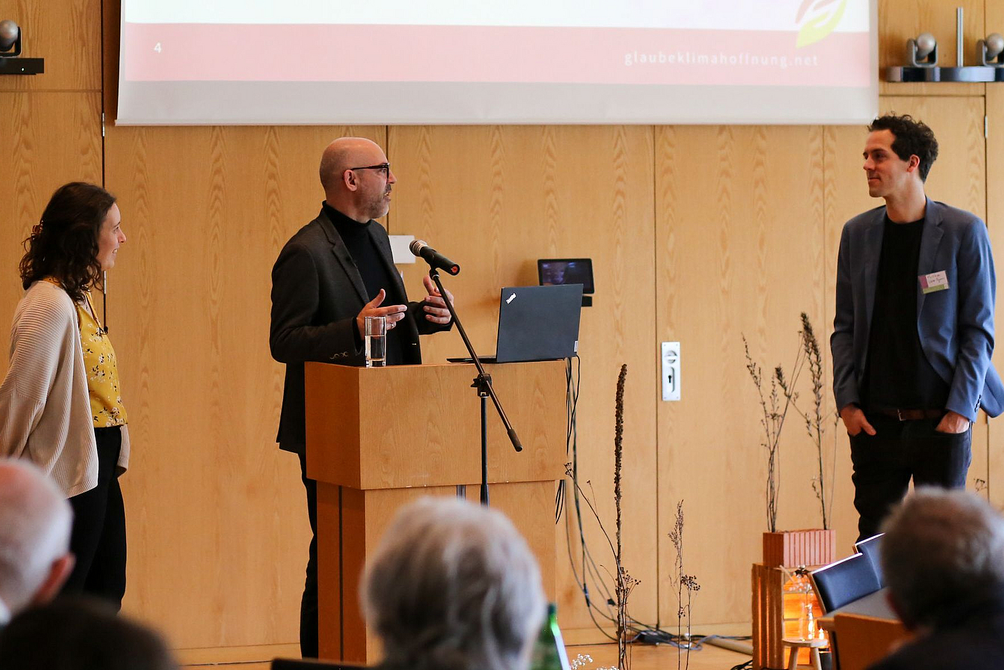 v.l.: Anna-Lena Moselewski, Prof. Dr. Tobias Faix und Matthieu Dobler Paganoni, Geschäftsführer von Interaction