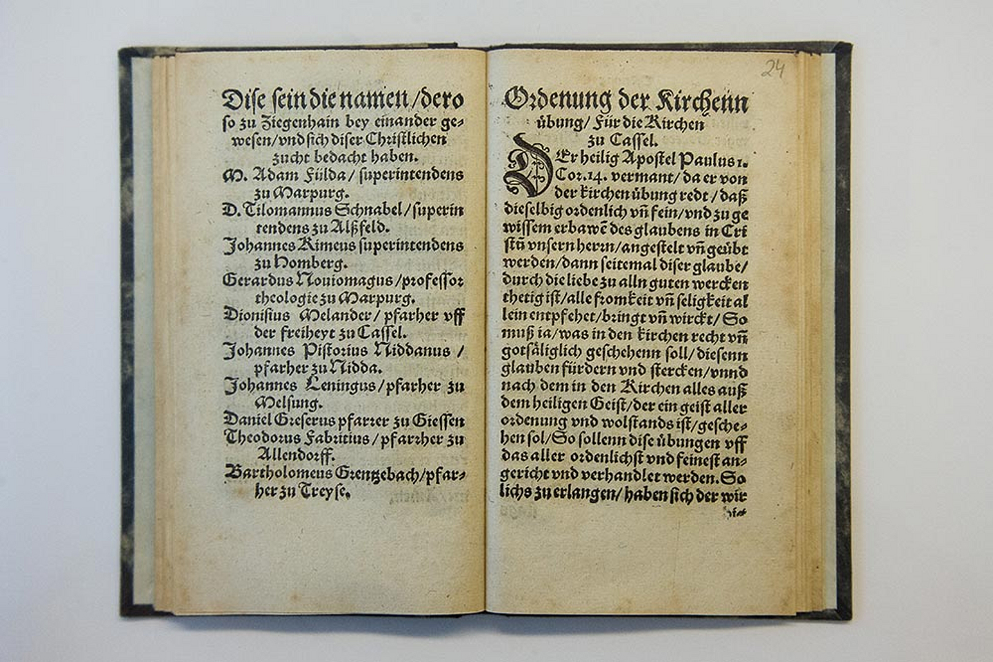 Ausgabe der Ziegenhainer Zuchtordnung im Landeskirchlichen Archiv Kassel
