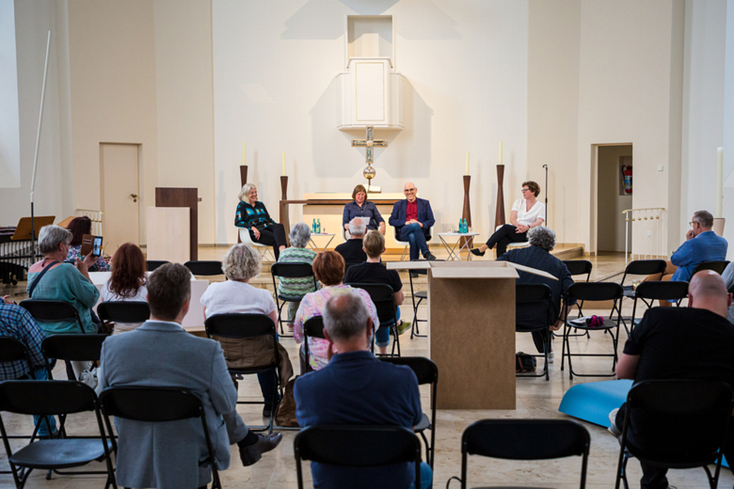 Nacht der offenen Kirchen Kassel 2022 - Podiumsdiskussion Karlskirche
