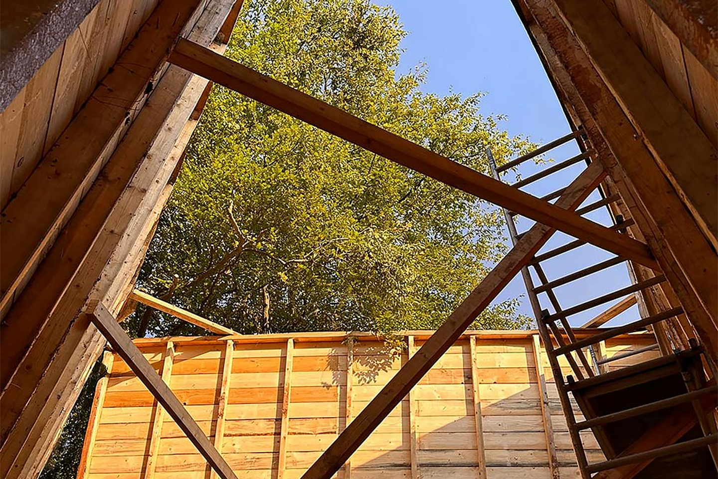 Blick in den Innenraum während der Bauphase