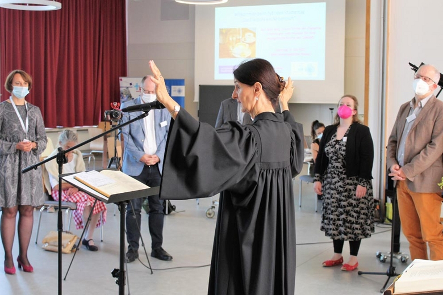 Unter dem Titel «Die Diaspora am Nebentisch» ging es am 3. Juli 2021 bei einem Studientag in Hanau in der Alten Johanneskirche um die Arbeit der Diaspora-Kirchen weltweit und regional. (Foto: medio.tv/Pongratz)