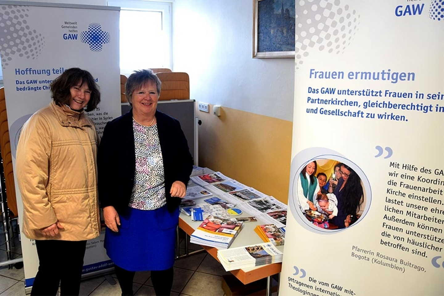 Vertreterinnen des Gustav-Adolf-Werks präsentierten die Arbeit des Hilfswerkes - Evangelische Kirchen eröffnen am 26.2.2023 Spendenaktion «Hoffnung für Osteuropa» in Schotten-Breungeshain. (Foto: ekhn/Gert Holle)
