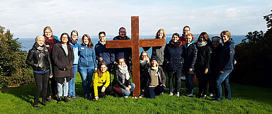Gruppenfoto am Kloster Corrymeela