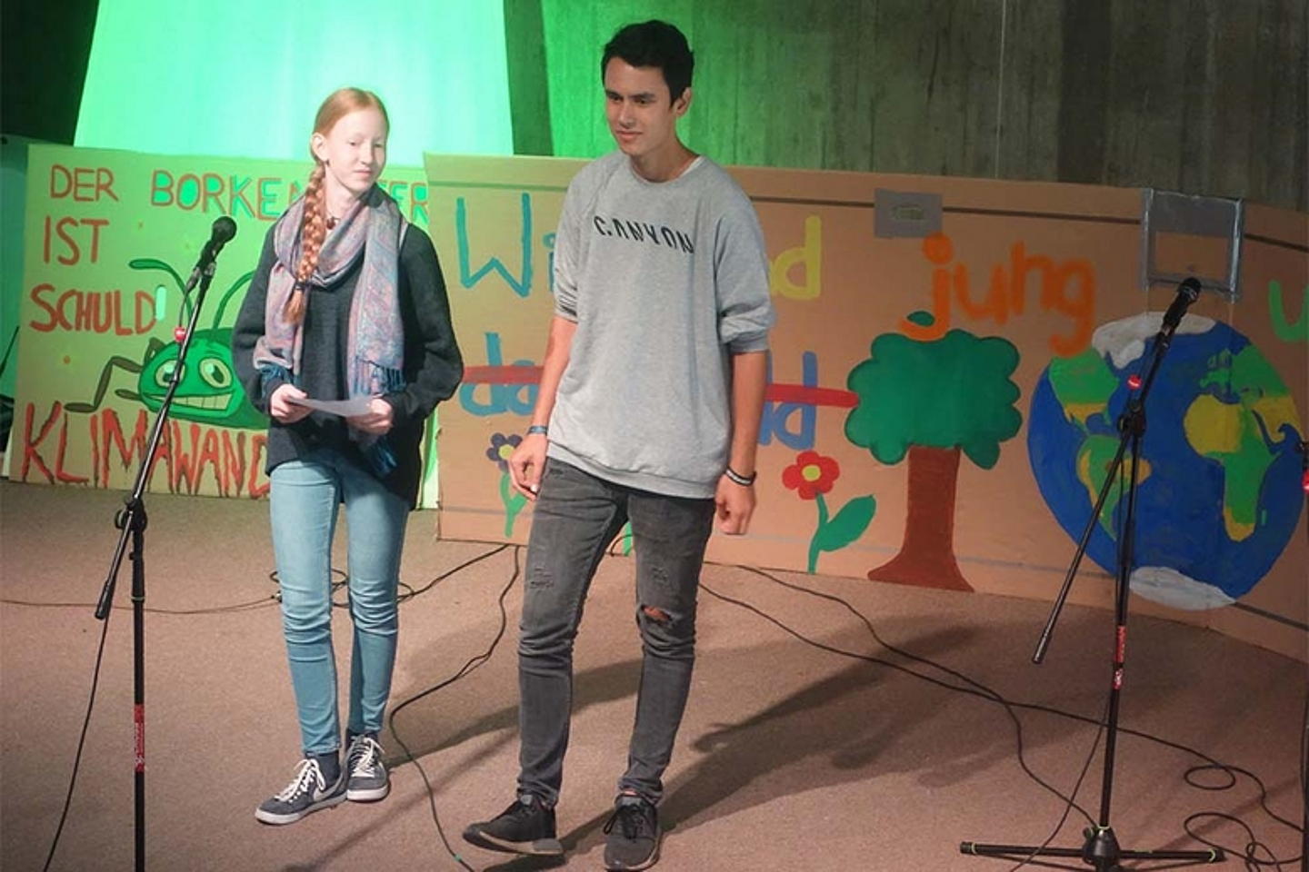 Klimagebet am 20. September 2019 in der Kasseler Jugendkulturkirche «Cross». (Foto: Schülerarbeit der EKKW)