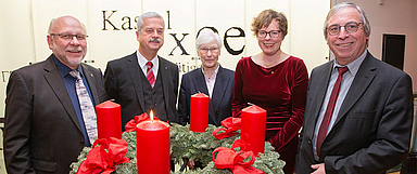 Empfang im Kasseler Haus der Kirche (v.l.): Prälat Bernd Böttner, Präses Kirchenrat Dr. Thomas Dittmann, die Gastrednerin Präses der EKD, Dr. Irmgard Schwaetzer, Bischöfin Dr. Beate Hofmann und Vizepräsident Dr. Volker Knöppel. (Foto: medio.tv/Schauderna)