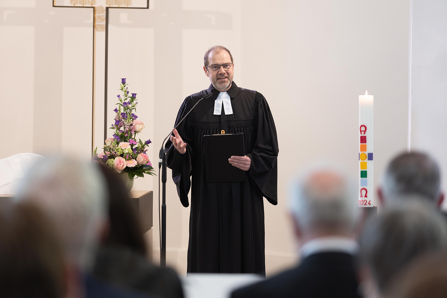Abendmahlsgottesdienst in der Brunnenkirche (OLKR Dr. Diethelm Meißner und Bischof Neo Elias Mogorosi (Südafrika) mit weiteren südafrikanischen Gästen)