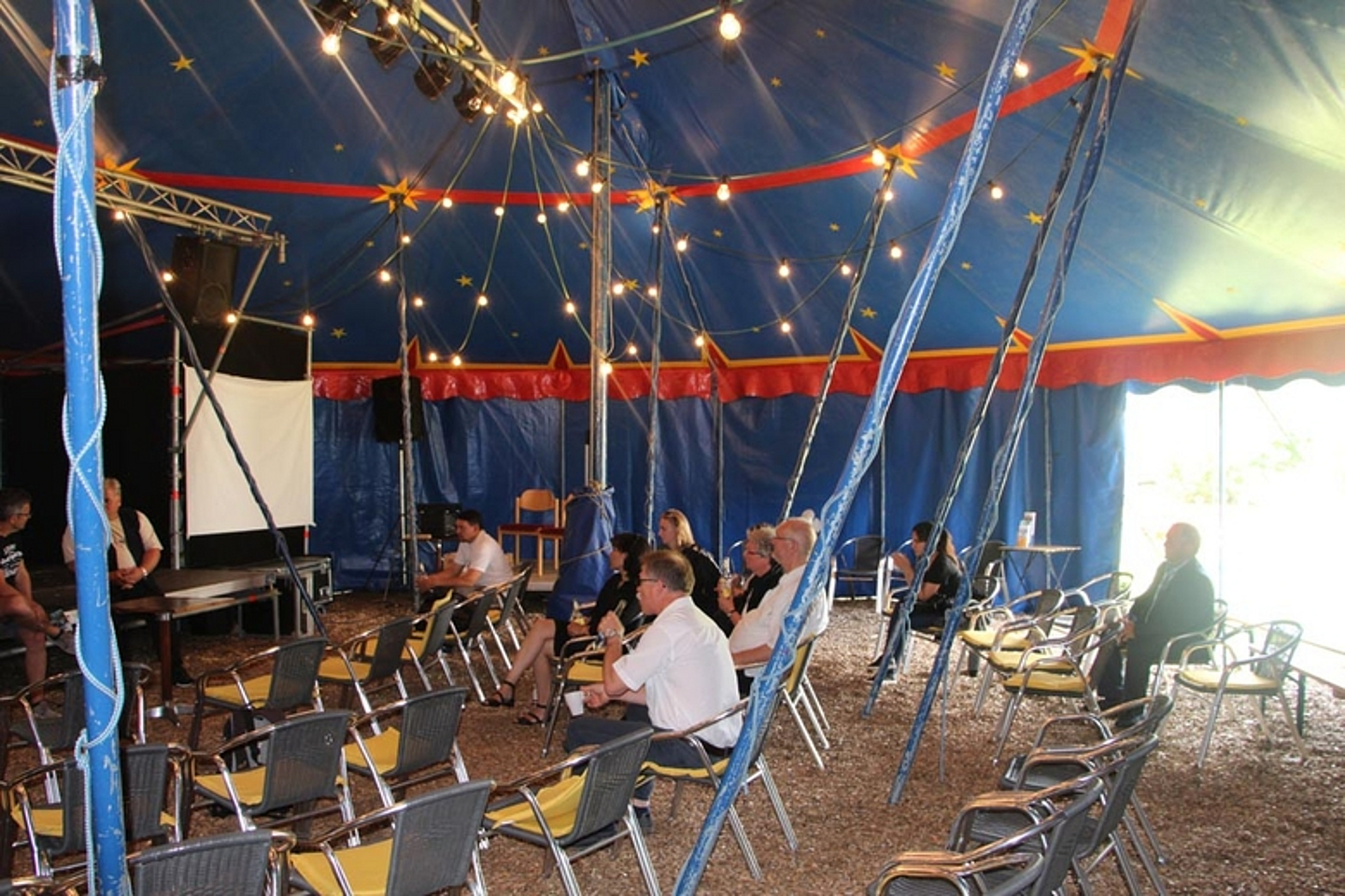 Partnerschaftsbesuch in Deutschland. Die Delegation macht u.a. Station in Hofgeismar, Spangenberg, Kassel, Marburg, am Edersee, beim Hessentag in Bad Hersfeld, beim Kirchentag in Dortmund und schließlich in Berlin. (Foto: privat)