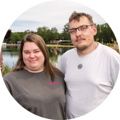 Das Foto zeigt Andreas Klein mit seiner Frau Jaquelyne