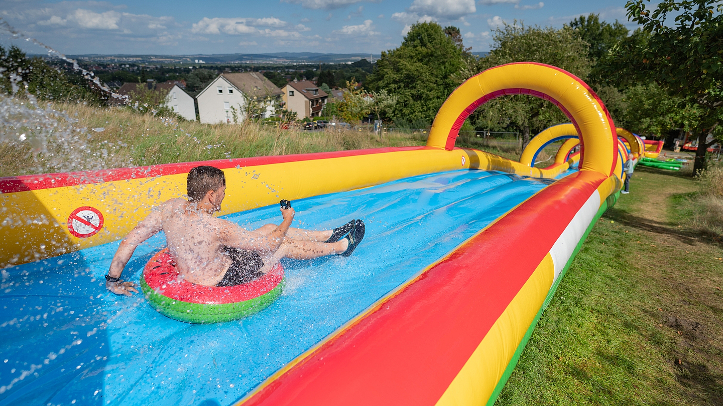 Wird von dem Innovationsfonds der EKKW gefördert: Die XXL-Wasserrutsche in Oberzwehren.