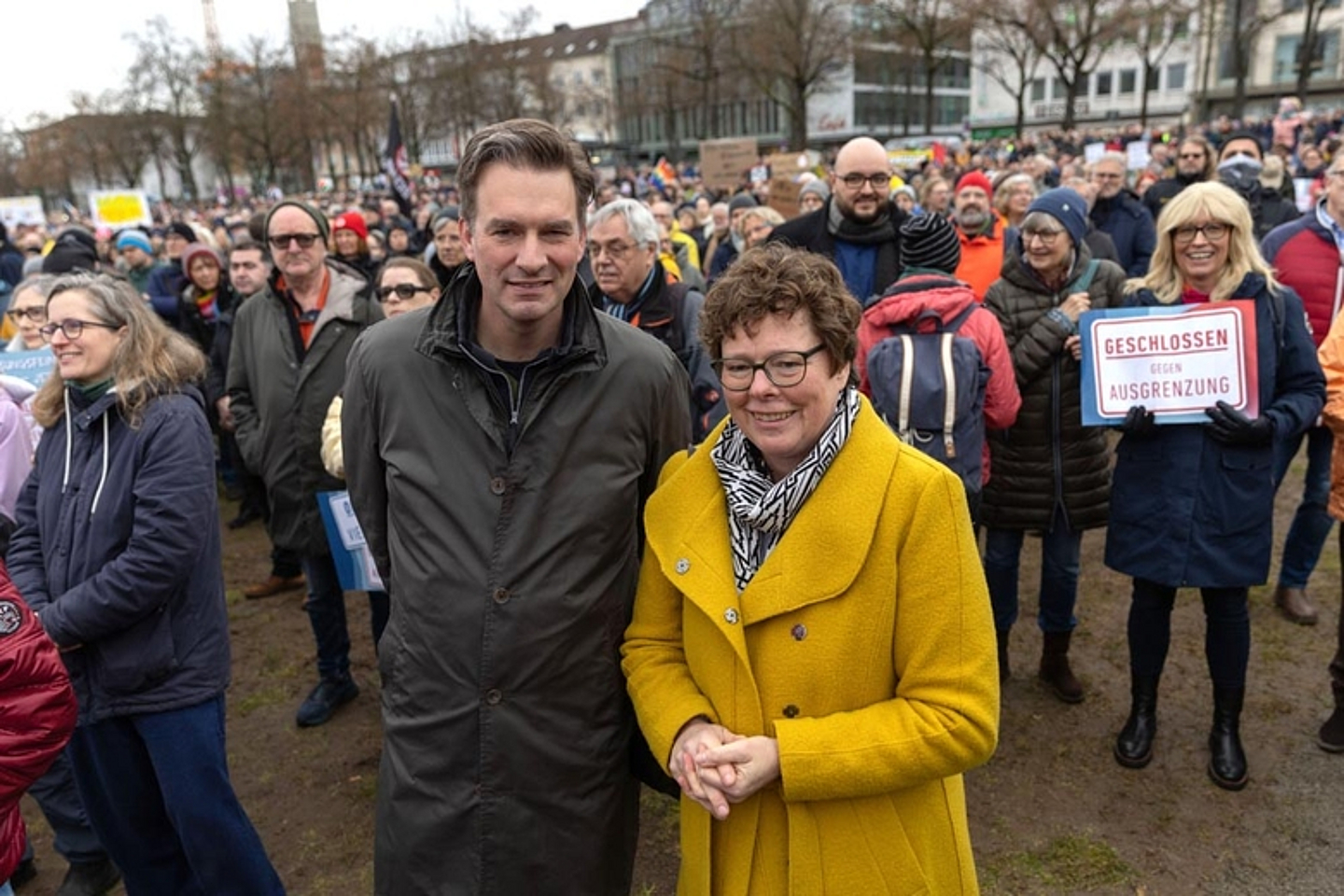 Kundgebung und Menschenkette gegen Rechts Kassel