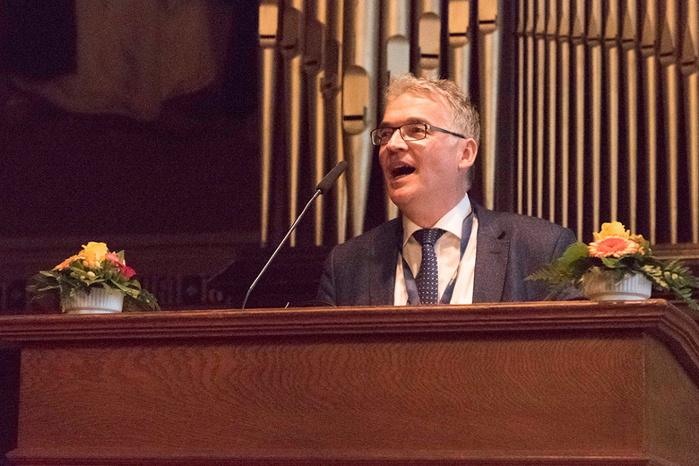 Begrüßung durch Prof. Dr. Lukas Bormann (Foto: medio.tv/Balzer)