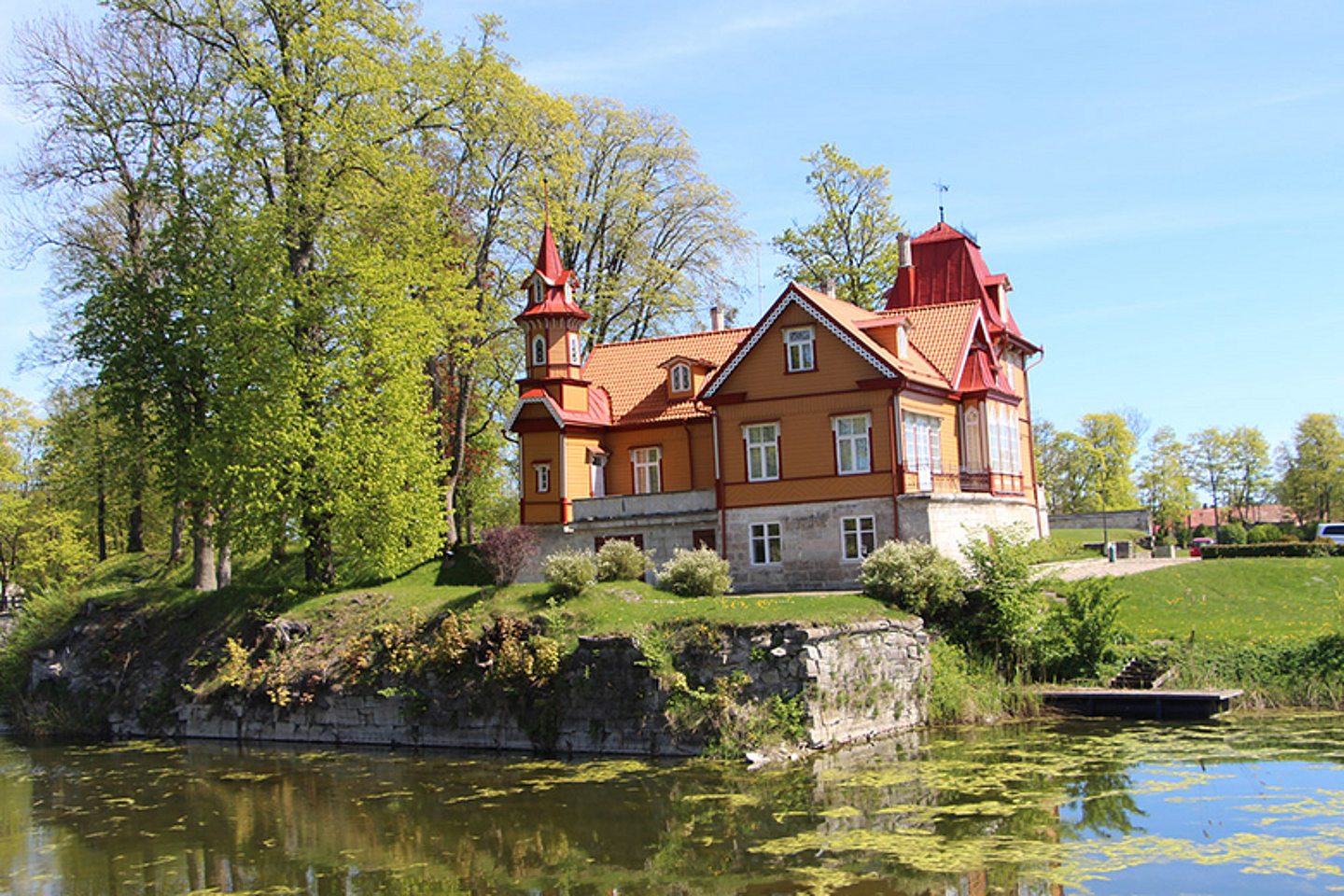 Typisches Haus auf der Insel Saarema