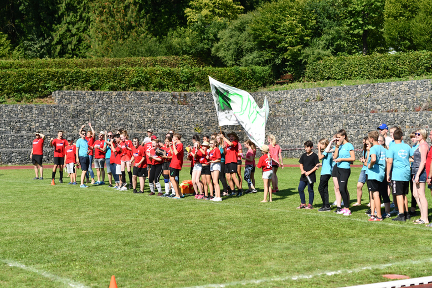 Die Fanpokalgewinner aus Obersuhl feuerten am eifrigsten die Teams an. (Foto: medio.tv/Simon)