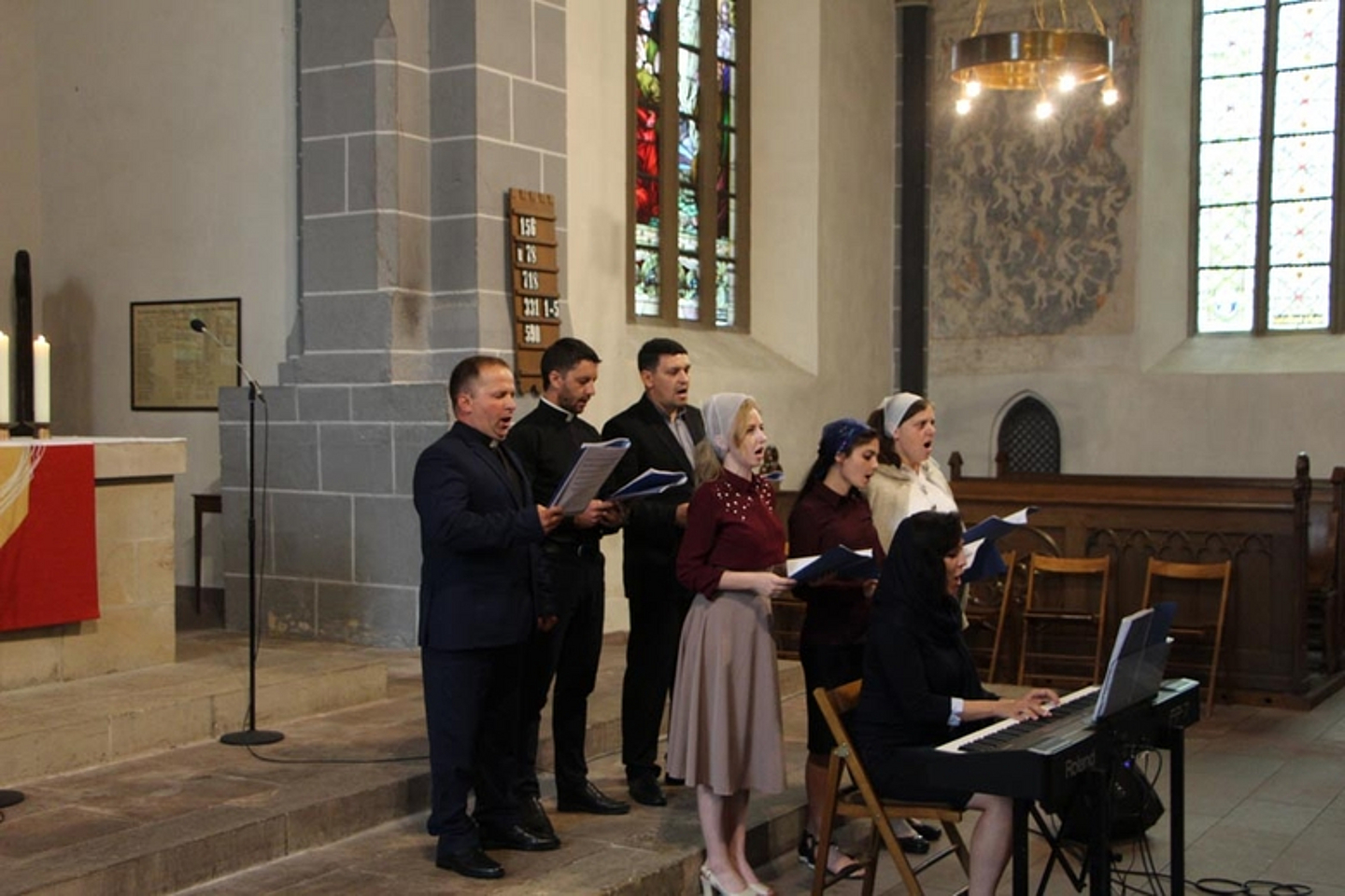 Partnerschaftsbesuch in Deutschland. Die Delegation macht u.a. Station in Hofgeismar, Spangenberg, Kassel, Marburg, am Edersee, beim Hessentag in Bad Hersfeld, beim Kirchentag in Dortmund und schließlich in Berlin. (Foto: privat)