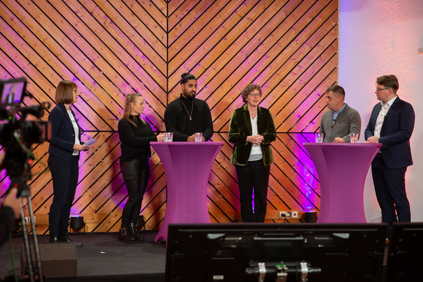 Podiumsdiskussion zu rechter Gewalt auf dem Adventsempfang der EKKW 2021