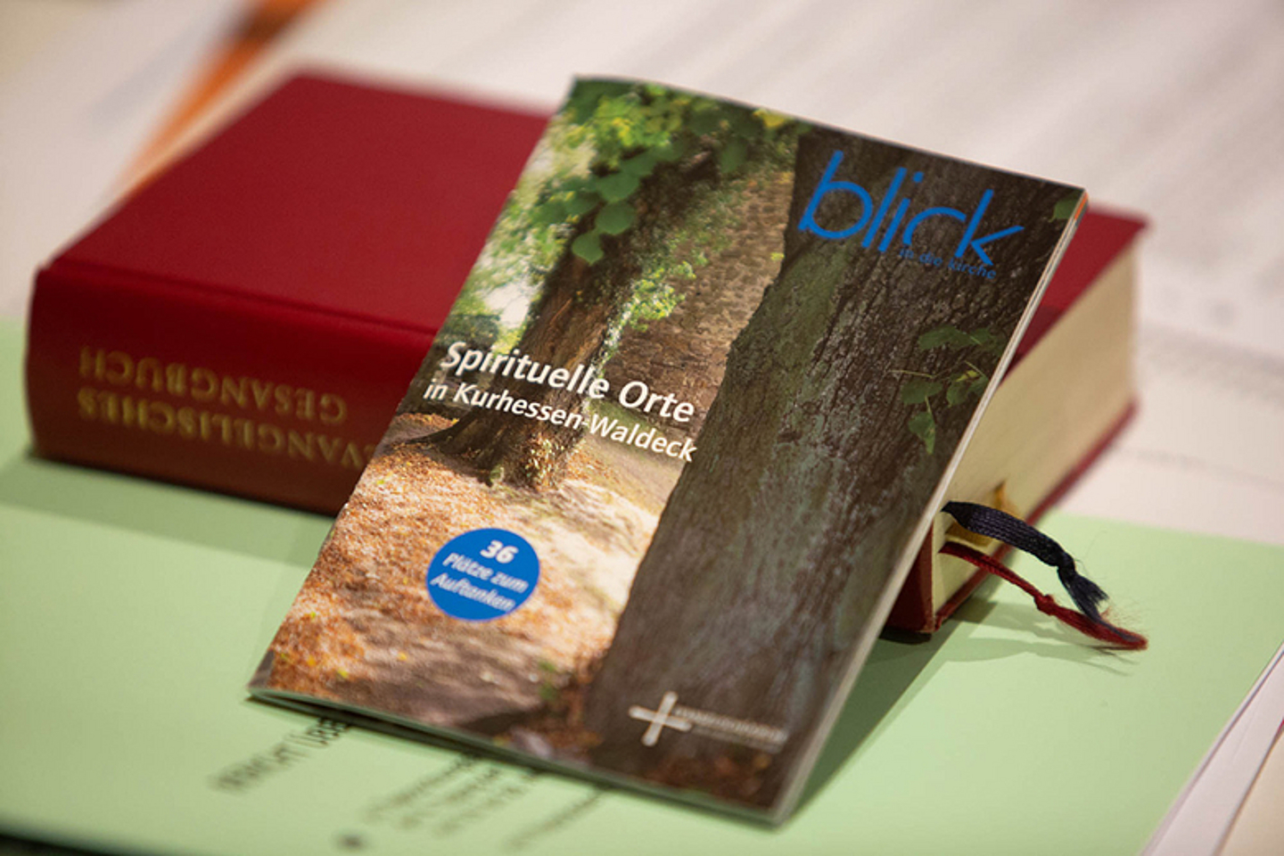 Das neue Beiheft des «Blick» zum Thema spirituelle Orte wurde den Synodalen präsentiert.