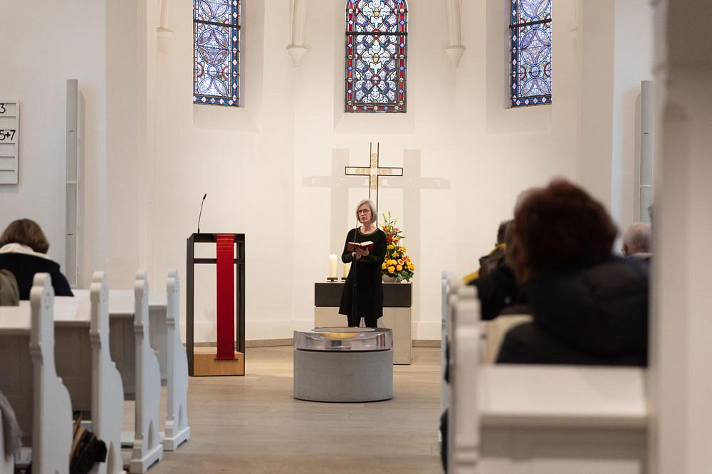 Kirchenrätin Dr. lsabel Schneider-Wölfinger -  Eröffnungsdienst in der Brunnenkirche.